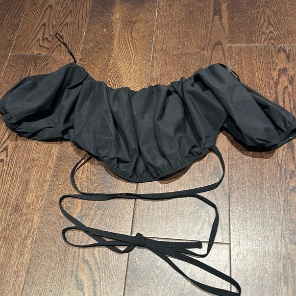 Cropped Black Zara Top - Picture 1 of 4